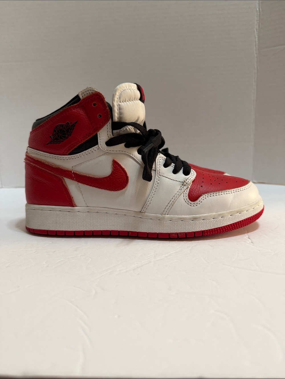 AIR JORDAN 1 RETRO HIGH OG GS HERITAGE WHITE / RED BLACK YOUTH size 6